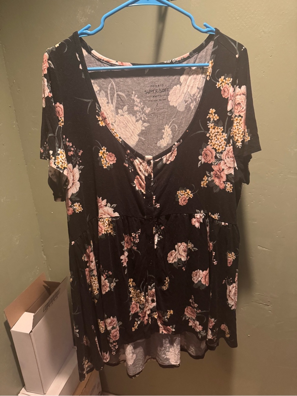 torrid Black Floral Button-Front V-Neck Tunic